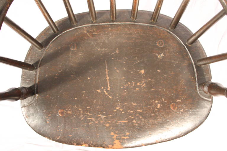 18th Century Connecticut Sack Back Knuckle Arm Windsor Chair In Excellent Condition In Woodbury, CT