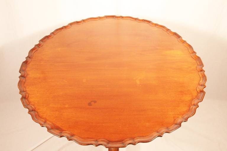 18th Century Fine Mahogany Tilt-Top Pie Crust Tea Table In Excellent Condition In Woodbury, CT