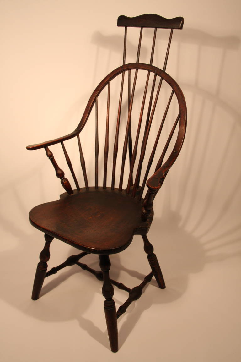 Country 18th Century CT Windsor Continuous Arm Chair with Comb Extension (EB TRACY)