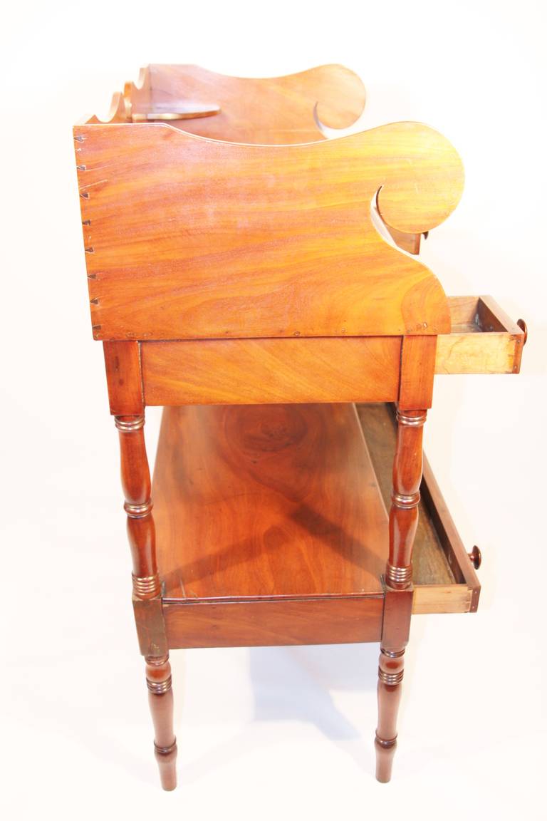 19th Century Sheraton Mahogany Diminutive Server or Butler's Table In Excellent Condition In Woodbury, CT