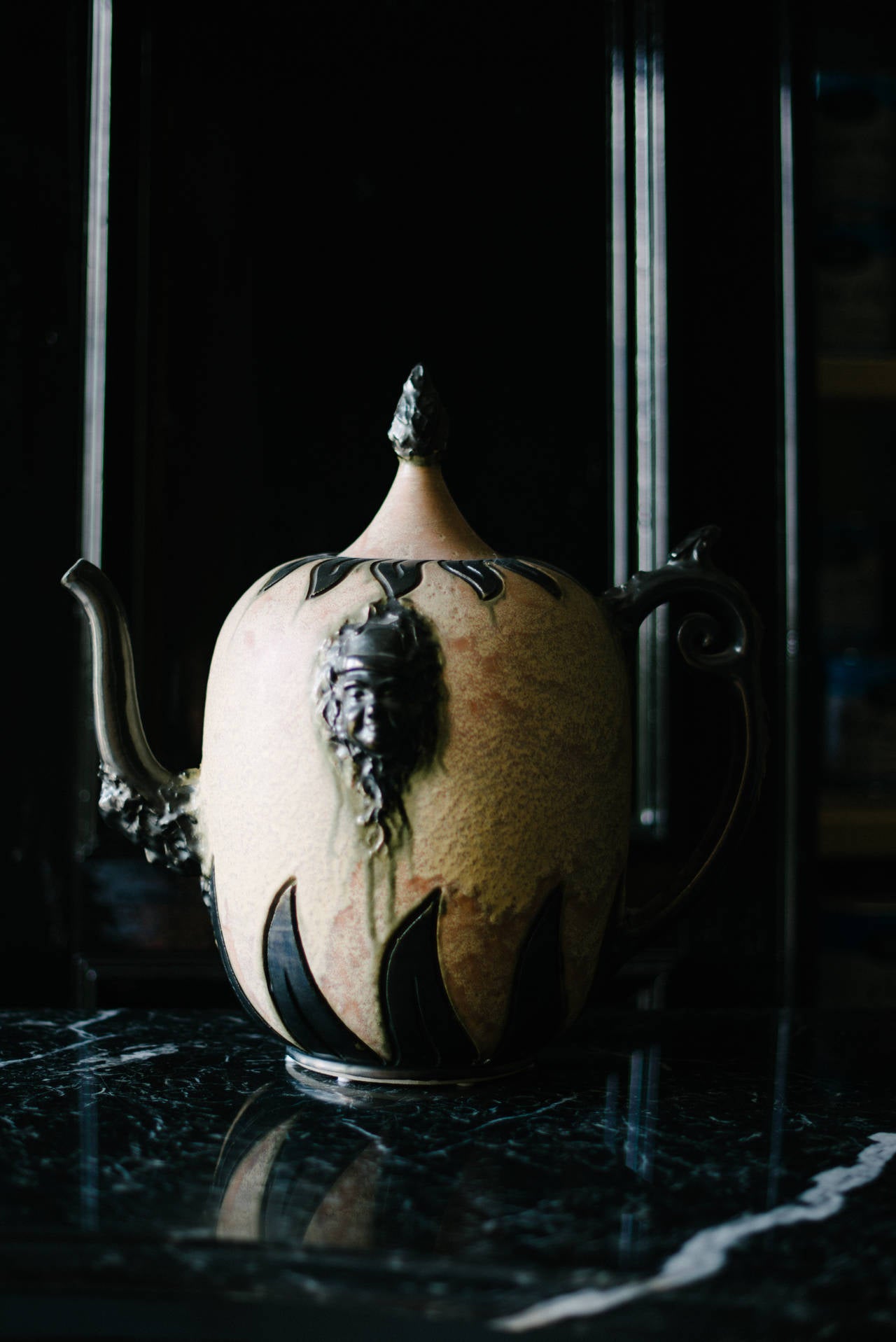 Teekanne aus rosa S. Hublet-Kunstkeramik, frühes 20. Jahrhundert (Keramik) im Angebot