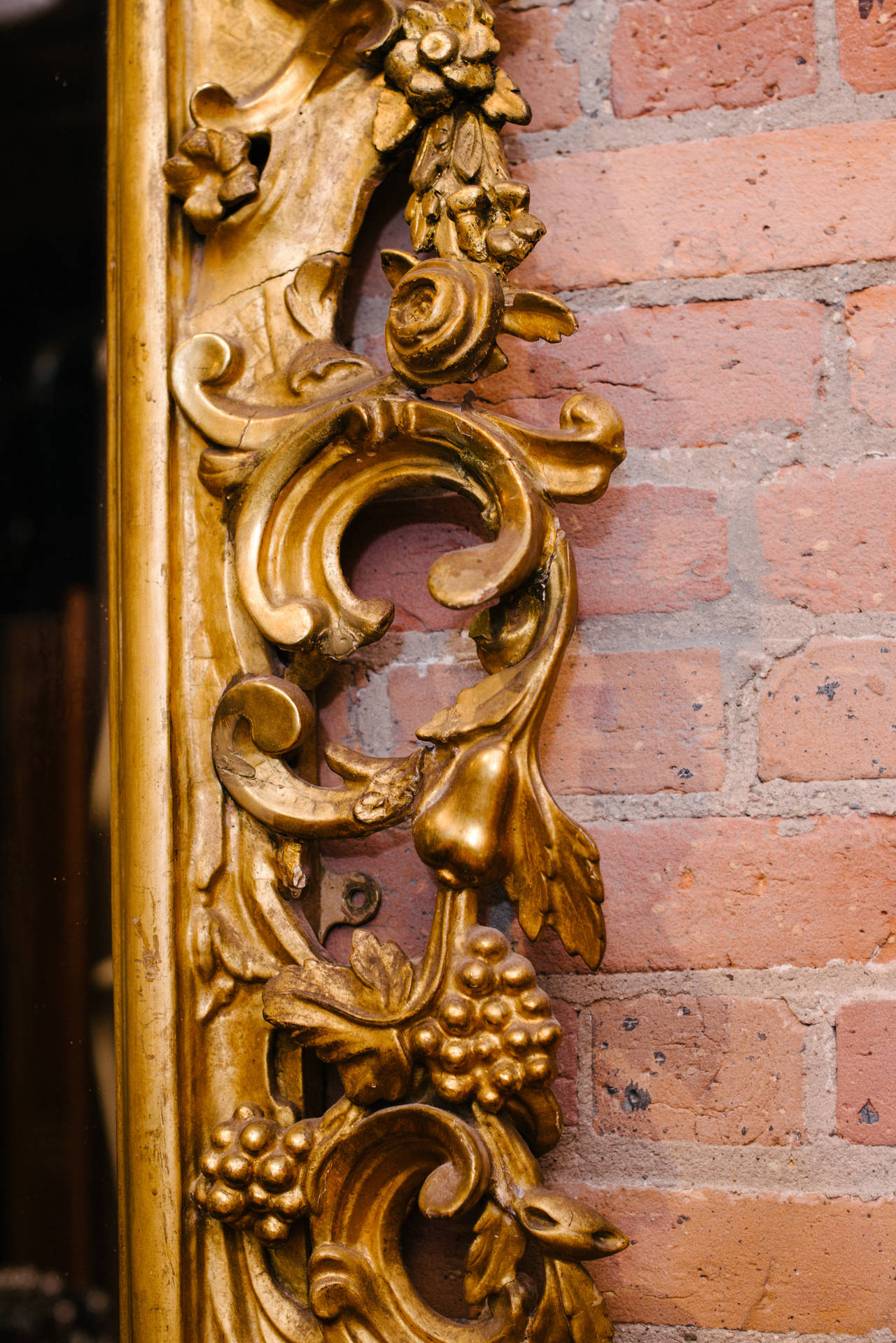 19th Century Rococo Water and Parcel-Gilt Italian Mirror In Good Condition For Sale In Houston, TX