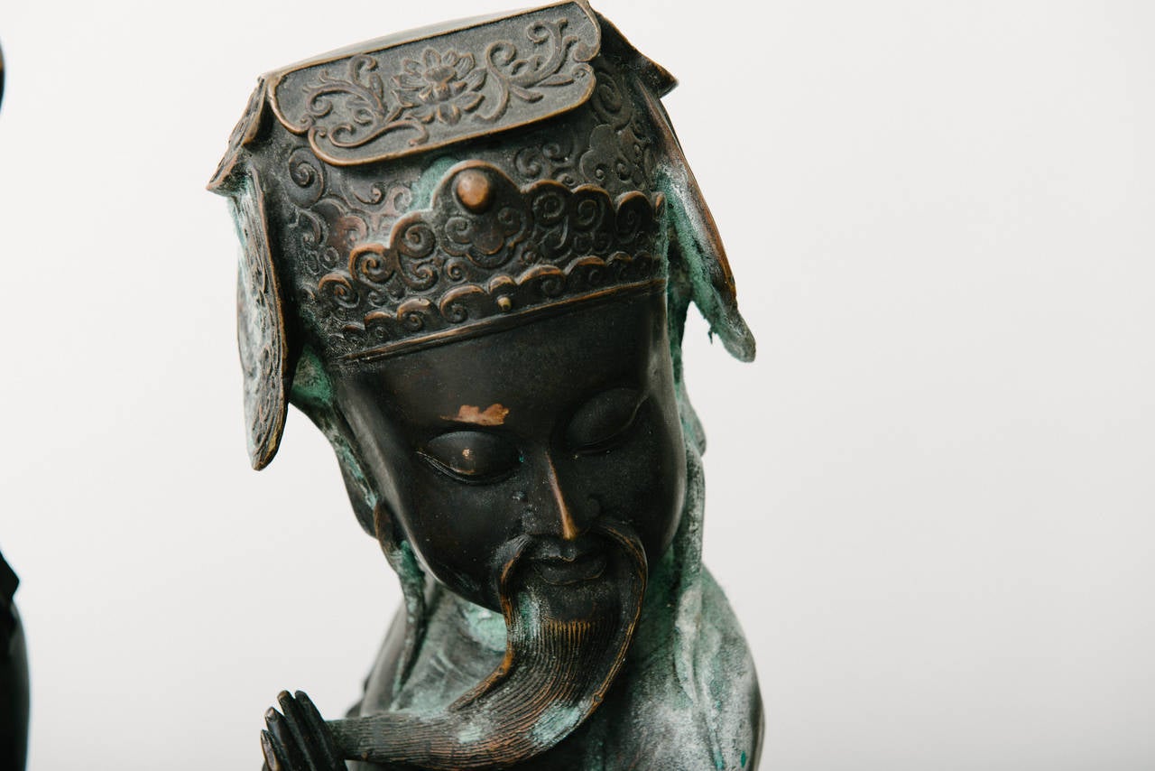 Figures en bronze Fu Lou et Shou du début du XXe siècle, magnifiquement détaillées. Les trois sages chinois représentent les attributs d'une bonne vie. Ils étaient également connus comme des dieux de la prospérité, du statut et de la longévité.
