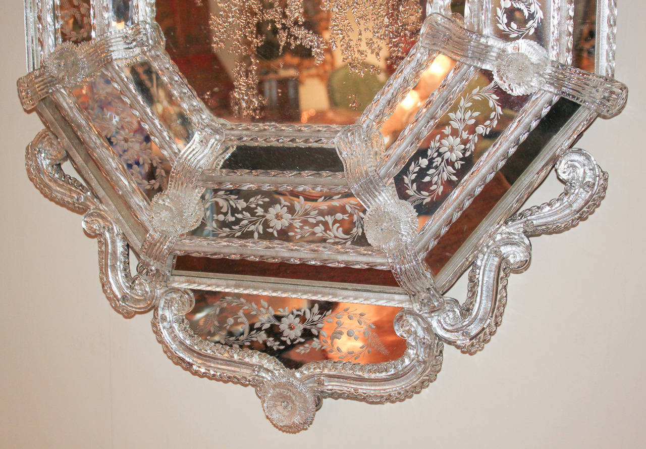 Exquisite Venetian Glass Mirror In Good Condition In Dallas, TX