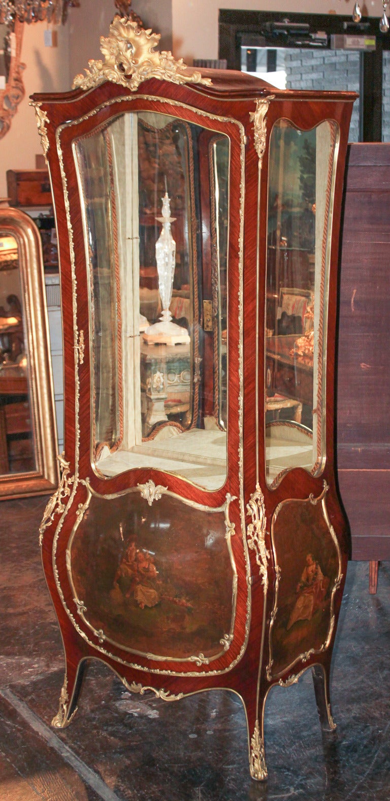 Fine 19th Century French Louis XV Curio Cabinet In Good Condition In Dallas, TX