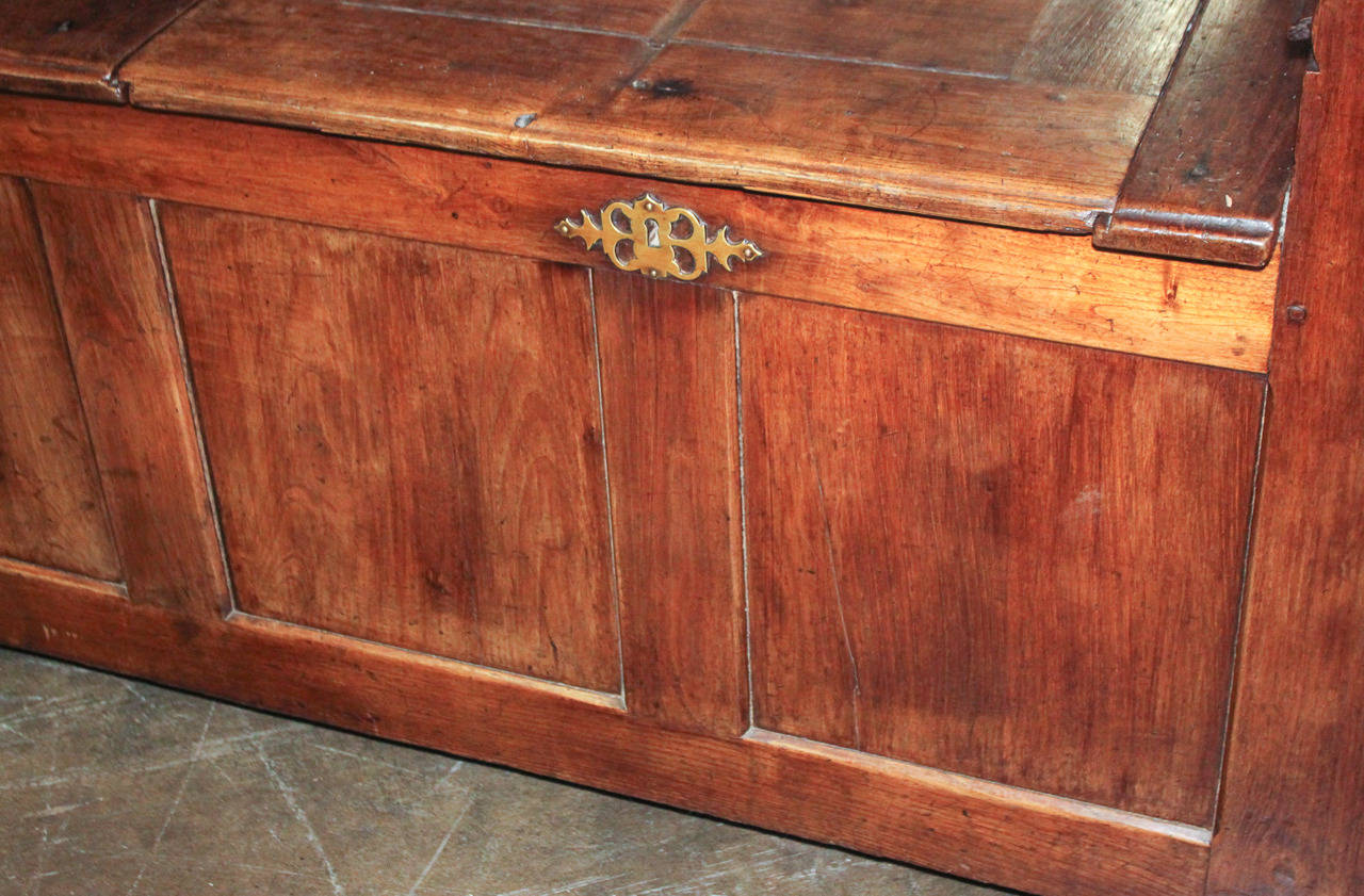 Early 19th c. English Oak Blanket Chest In Good Condition In Dallas, TX