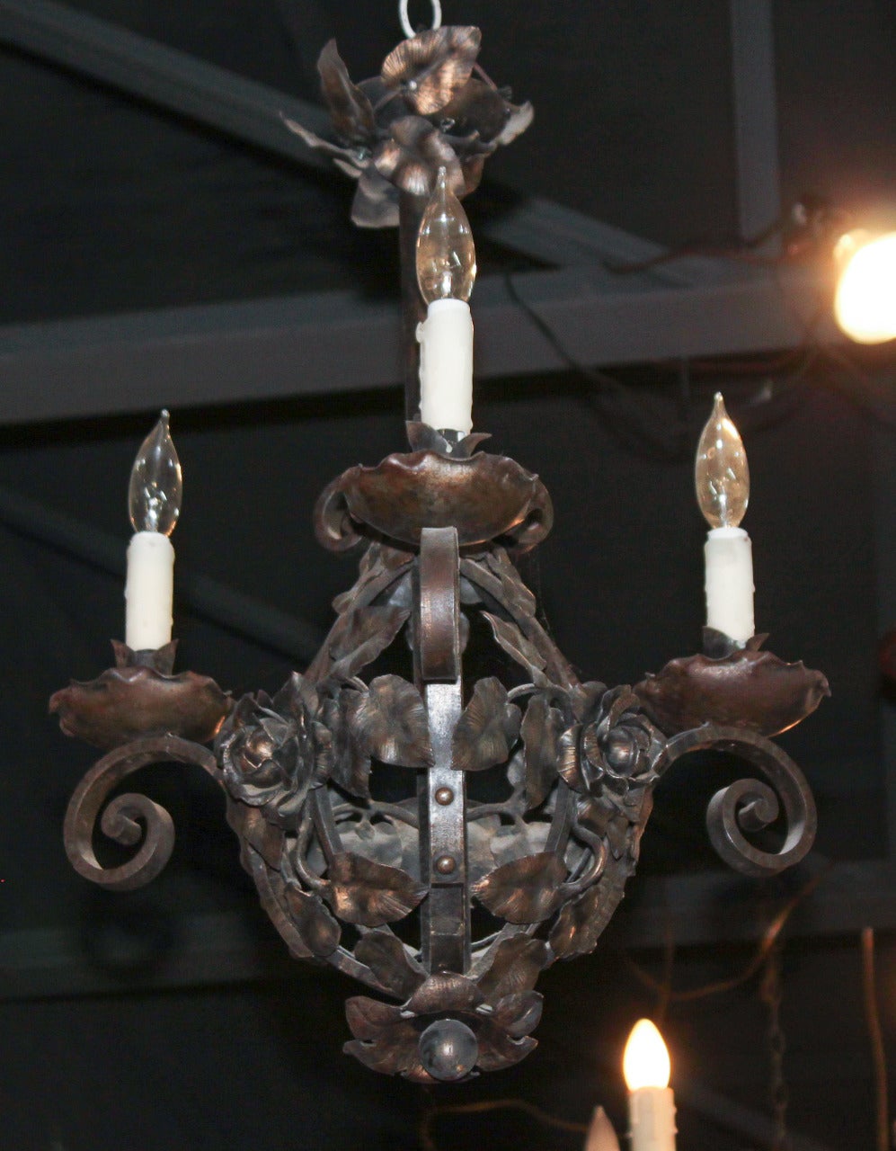 French Deco Wrought Iron Chandelier In Good Condition In Dallas, TX