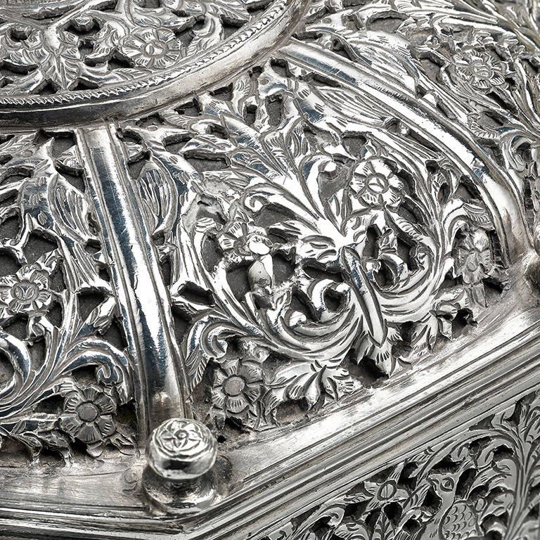 18th Century and Earlier Very Rare Indo-Portuguese Silver Octagonal Box, Portugal 17th Century For Sale