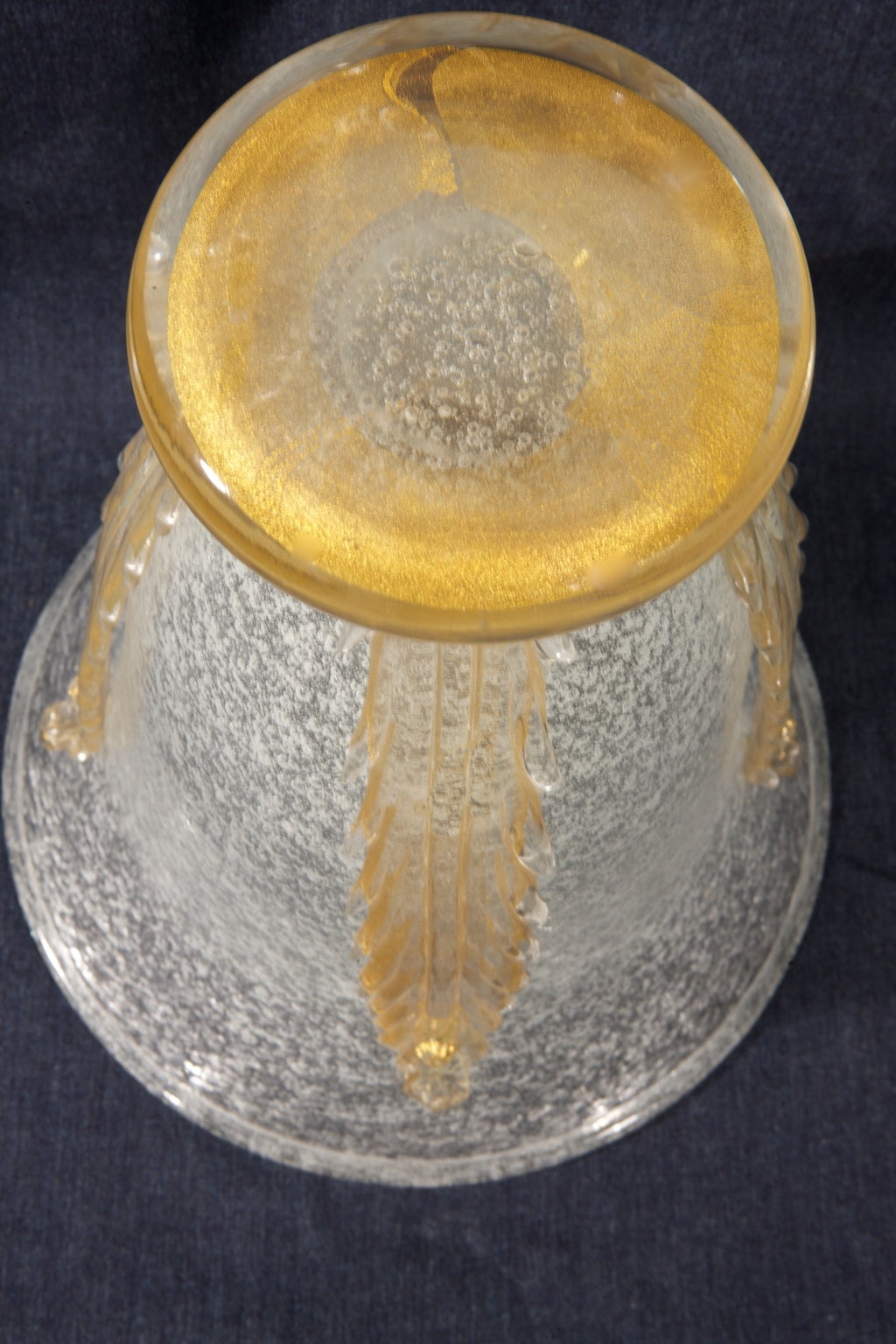 Wonderful Seguso glass vase with gold Murano.
O/ 3771.