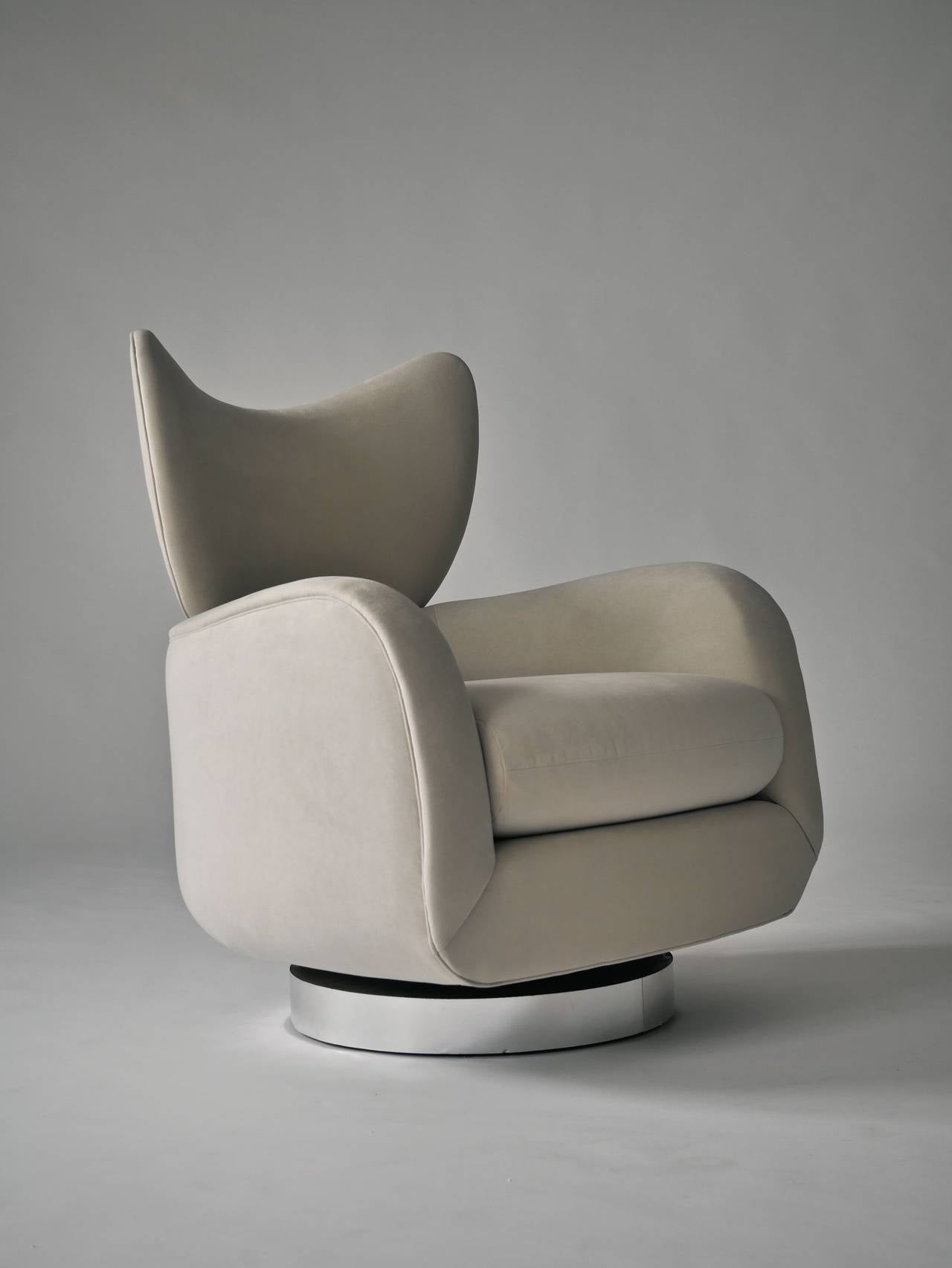 Vladimir Kagan Swivel Lounge Chair and Ottoman For Sale at 1stdibs