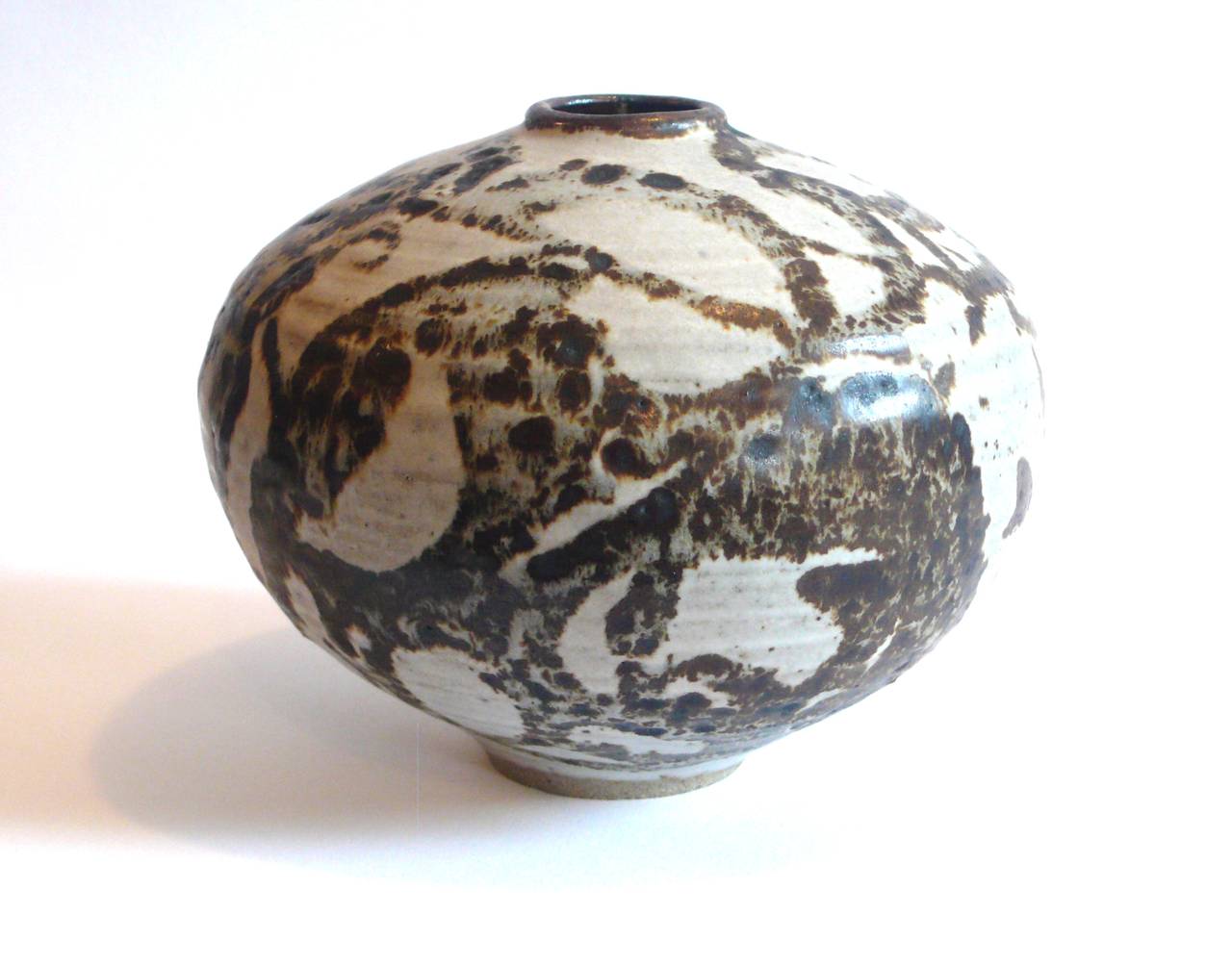 Otto and Vivika Heino Ceramic Vessel In Excellent Condition For Sale In New York, NY