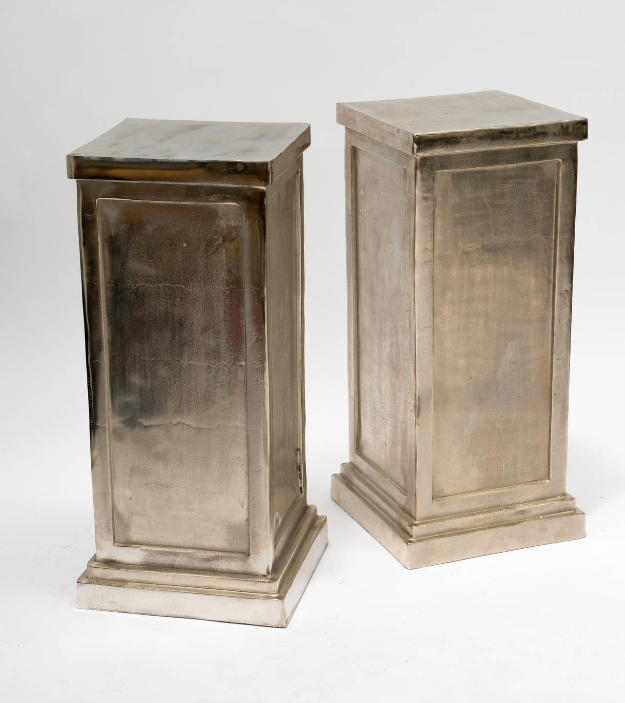 Pair of Metal Alloy Pedestals In Excellent Condition In Tarrytown, NY