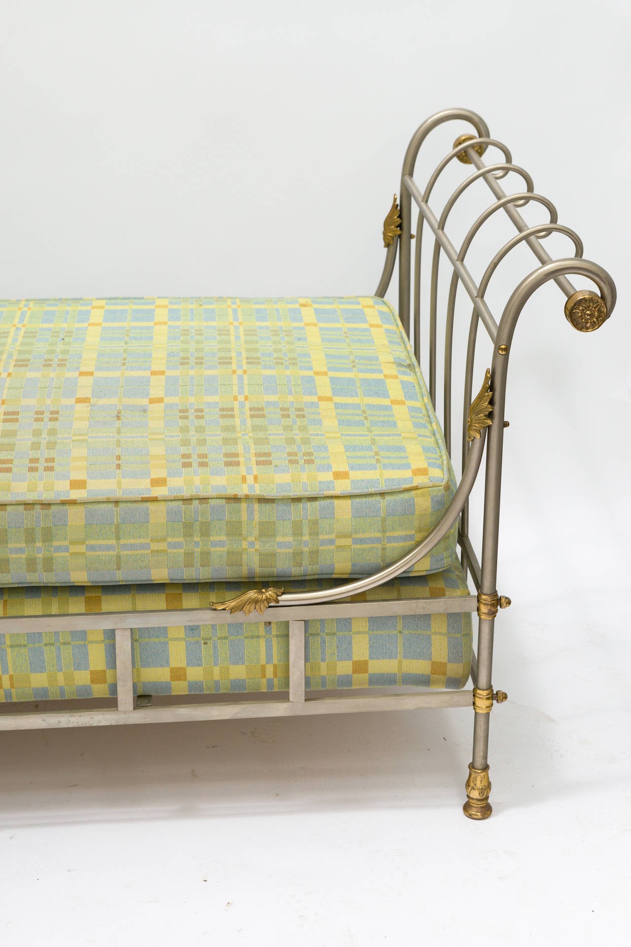Maison Jansen Style Classical Steel and Brass Daybed In Good Condition In Tarrytown, NY
