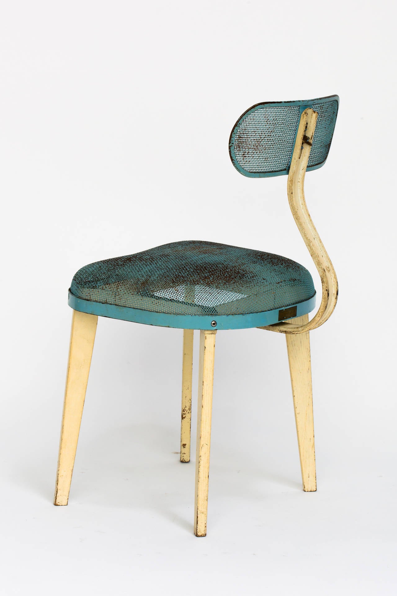 Sessel aus Metallgeflecht in der Art von Jean Prouve im Zustand „Gut“ im Angebot in Tarrytown, NY