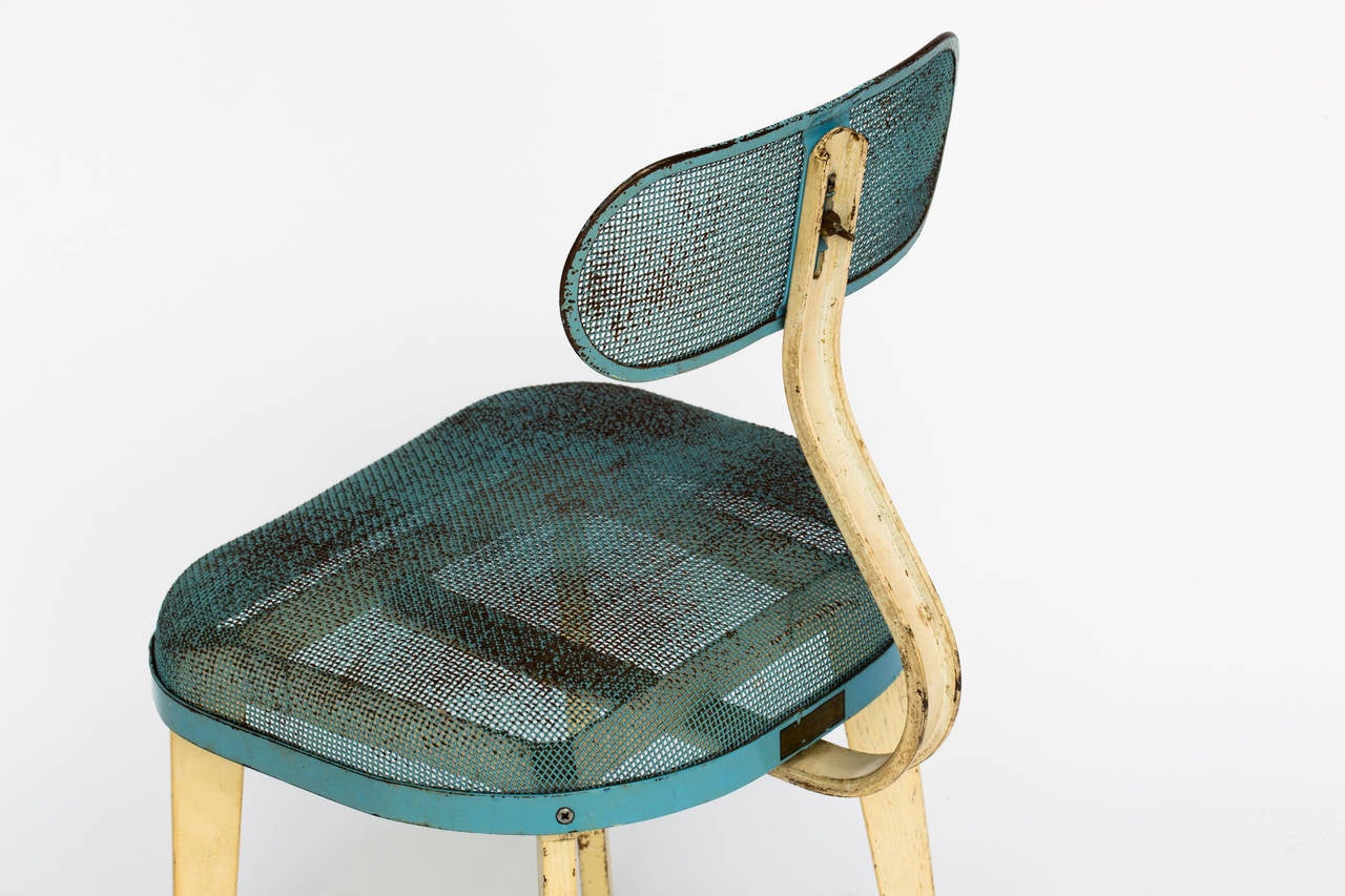 Sessel aus Metallgeflecht in der Art von Jean Prouve im Angebot 2