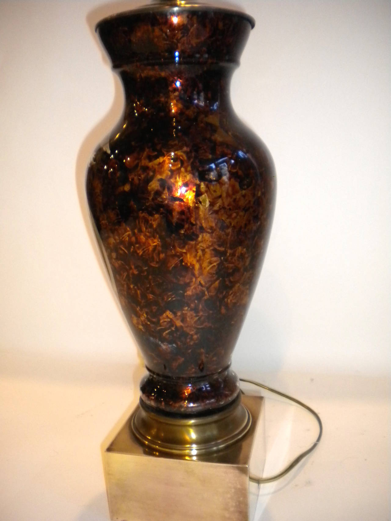 Neoclassical Églomisé Lamp For Sale 1