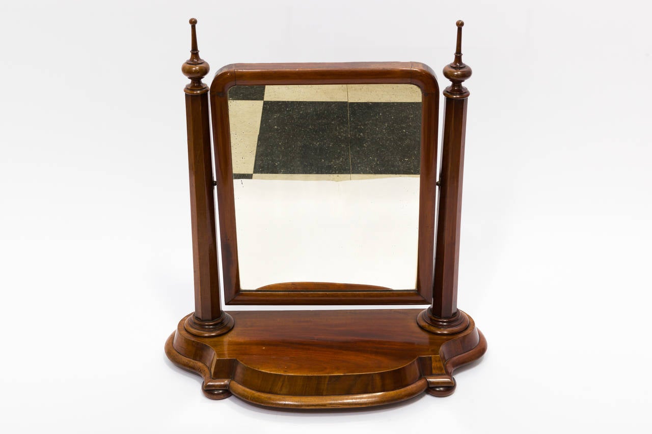 Gentleman's Table Top Dressing Mirror In Good Condition In Tarrytown, NY