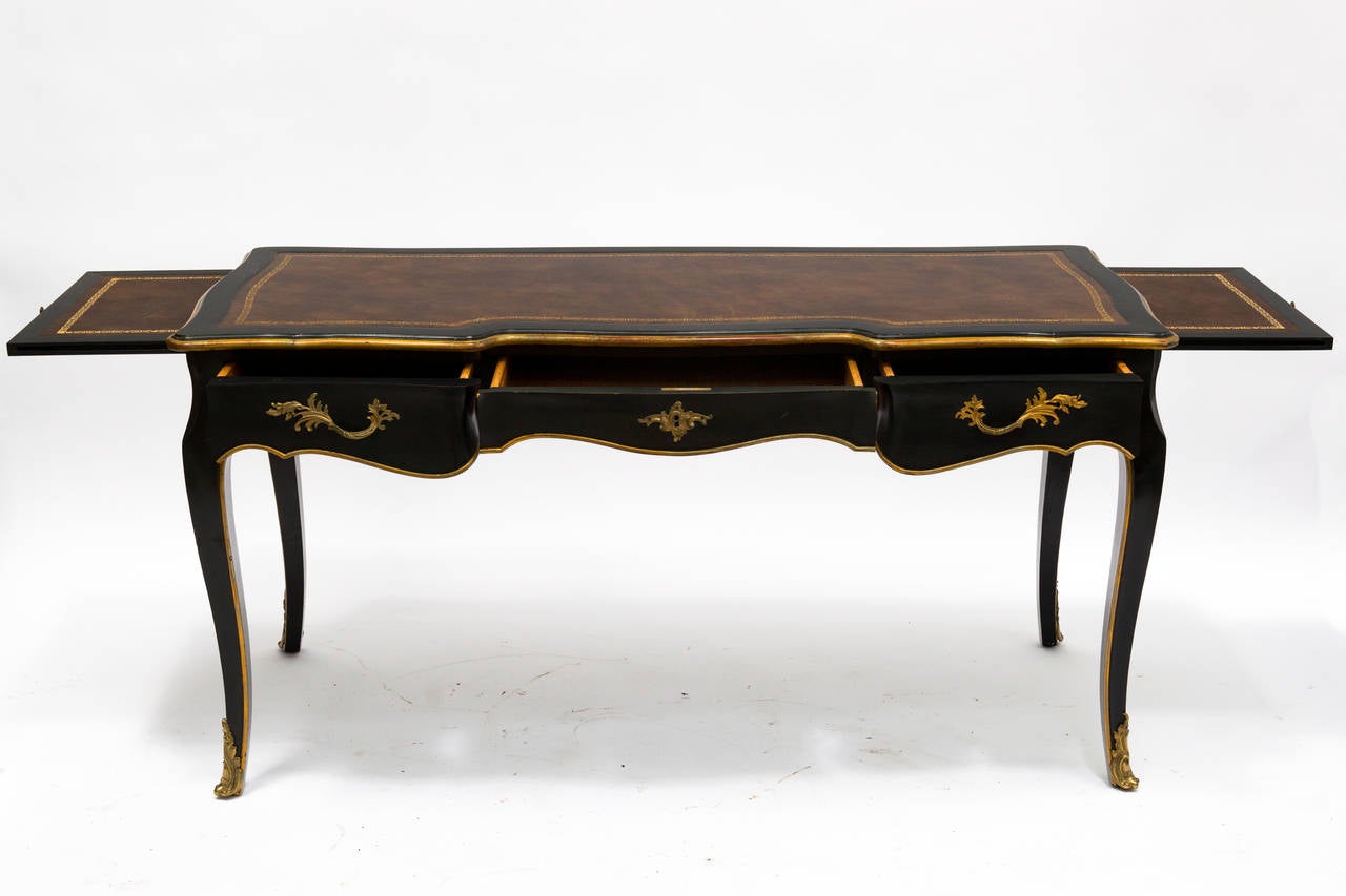 French Louis XV Painted Desk In Good Condition In Tarrytown, NY