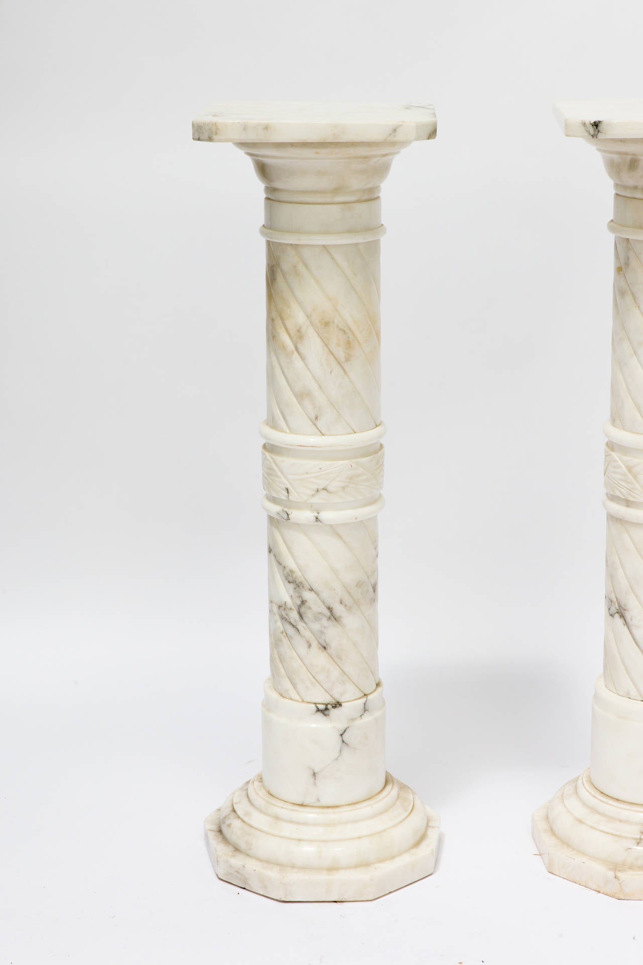 Pair of Marble Pedestals In Good Condition In Tarrytown, NY