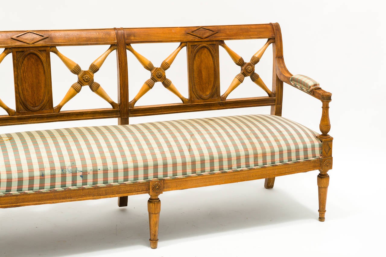 1940s Classical X-Back Bench In Good Condition In Tarrytown, NY