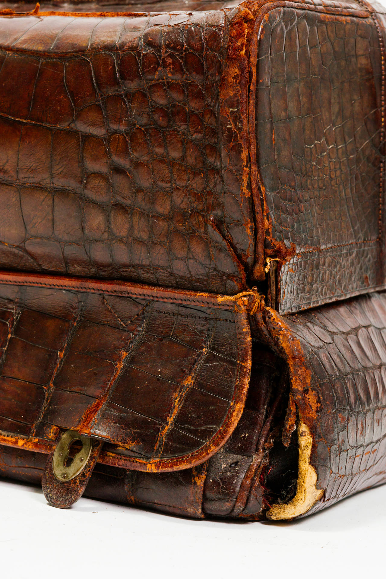 19th Century Crocodile Vanity Case with Sterling Initials For Sale 3