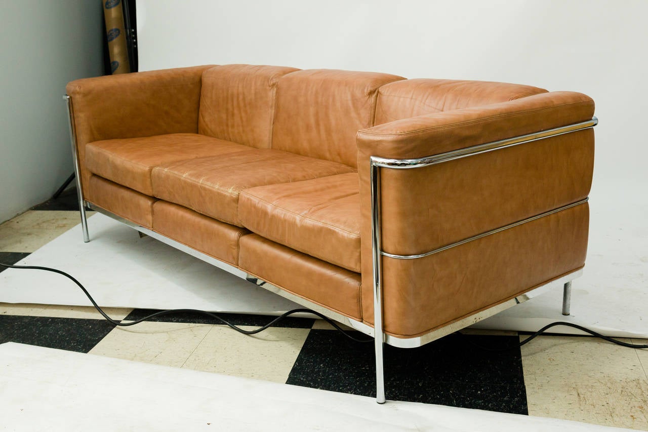 Jack Cartwright Leather and Chrome Couch In Good Condition In Tarrytown, NY