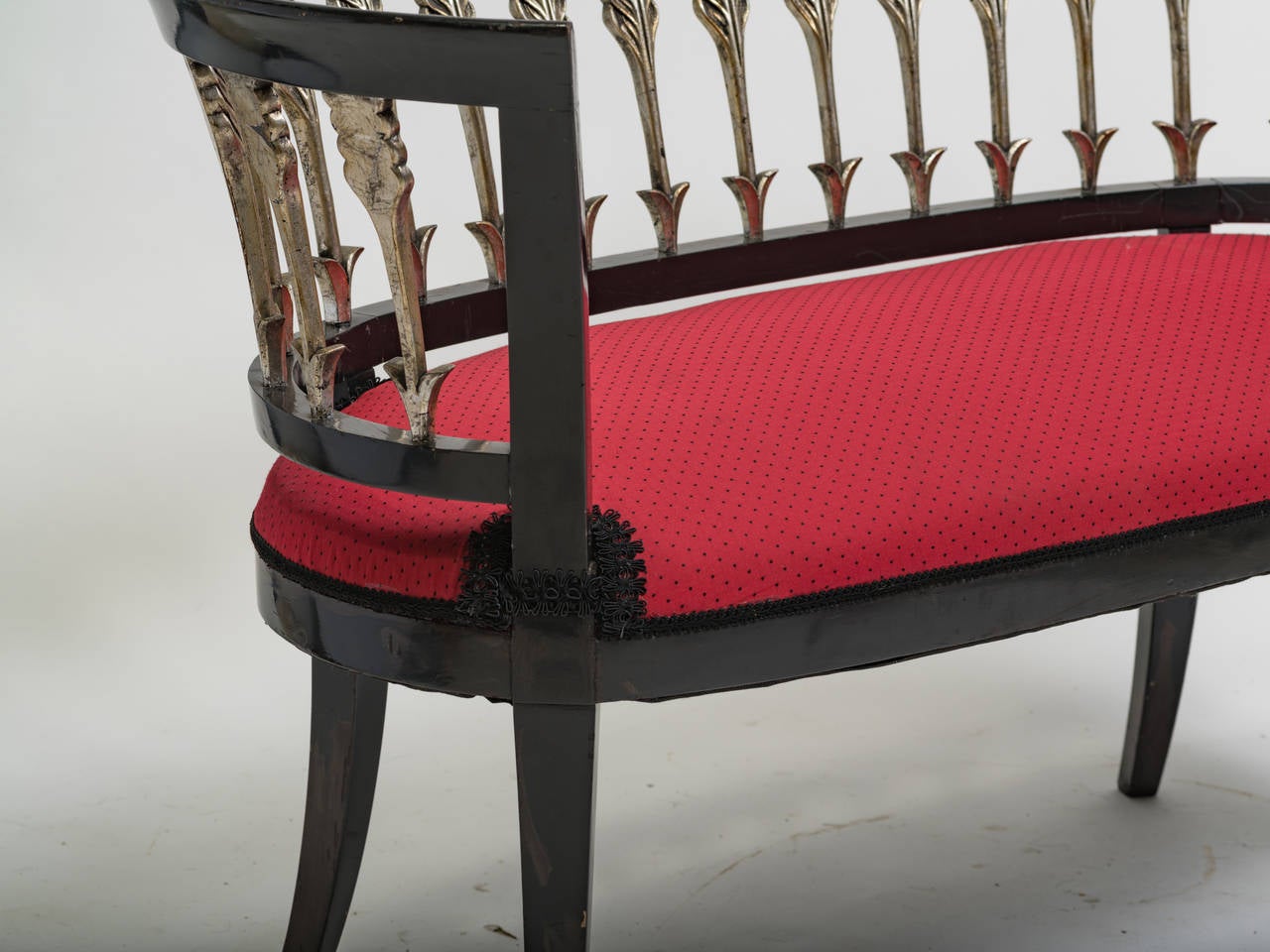 Classical Lacquered Arrow Settee 1