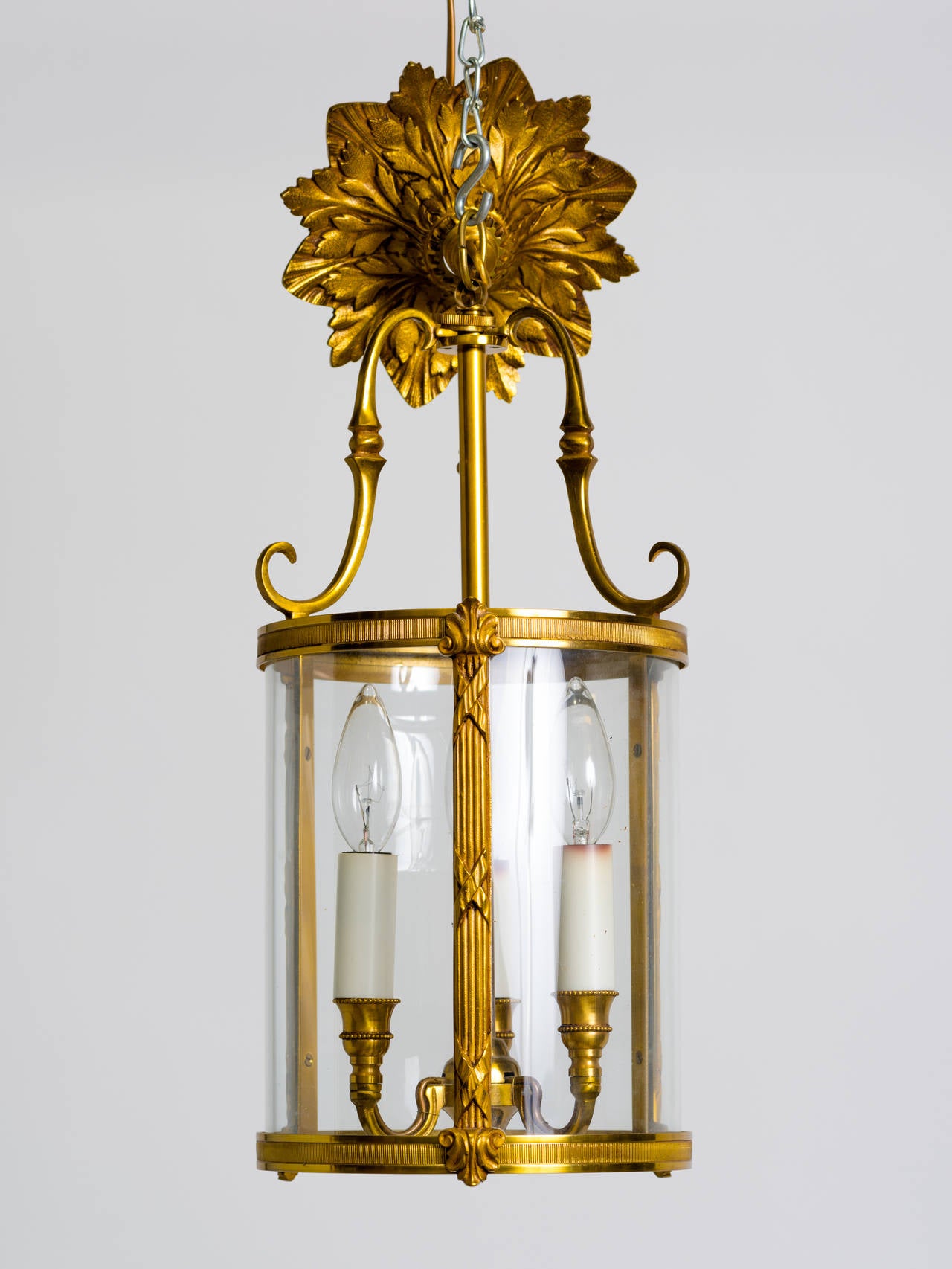 Brass Classical Lantern In Good Condition In Tarrytown, NY