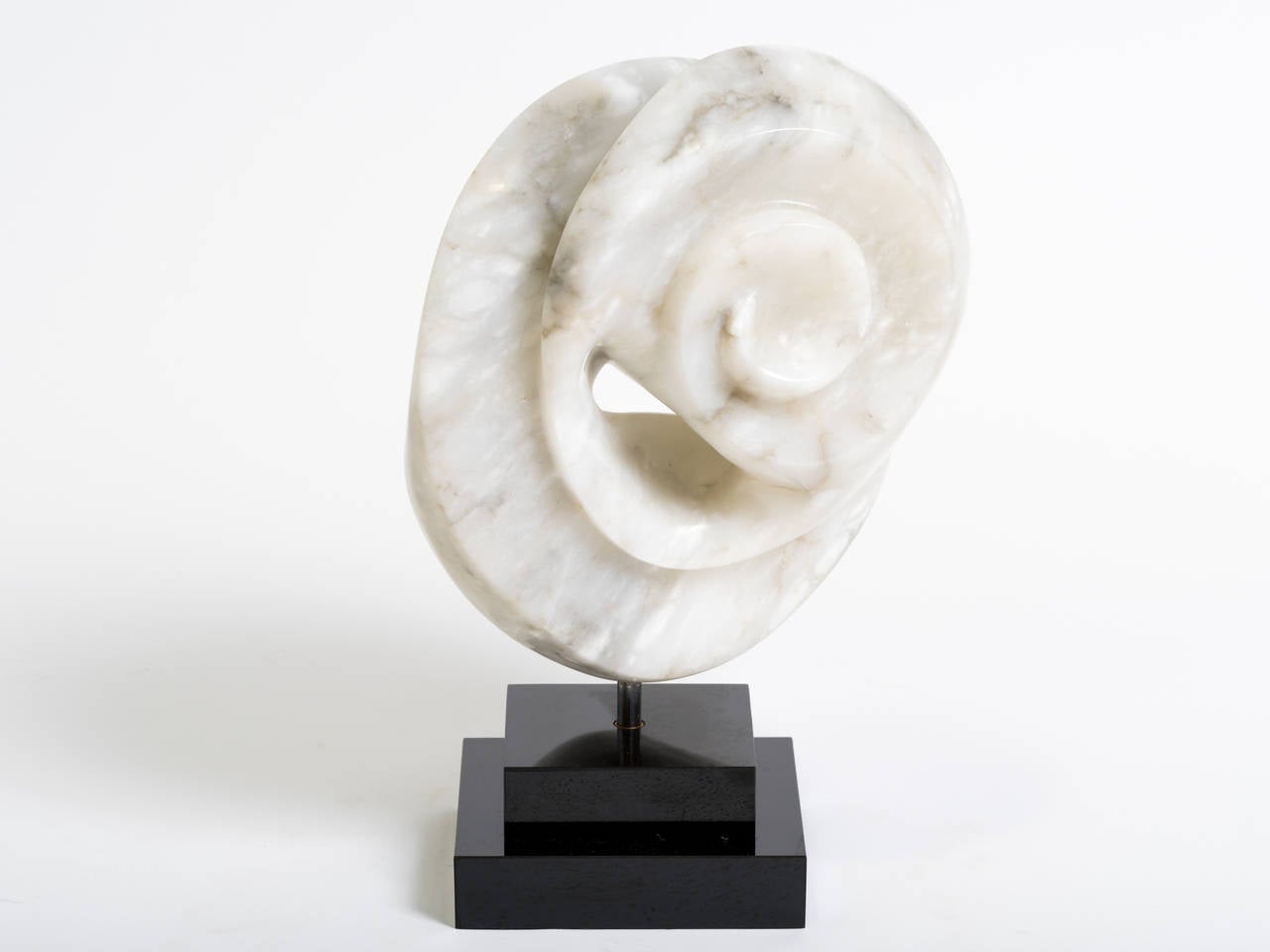 1970s White Marble Abstract Sculpture On Granite Base For Sale 1