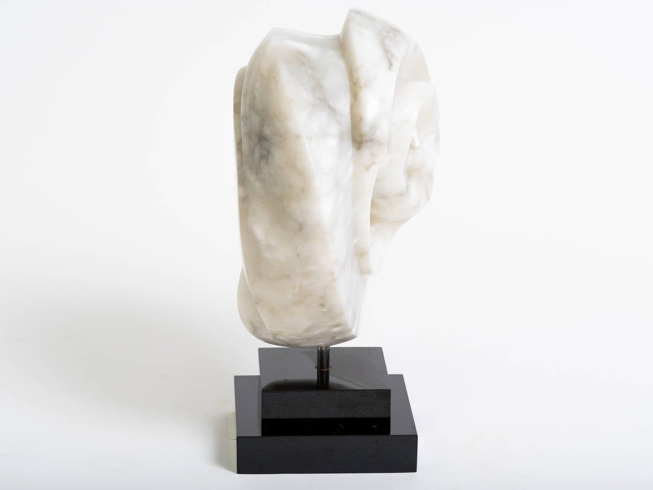 1970s White marble abstract sculpture on  granite base.
