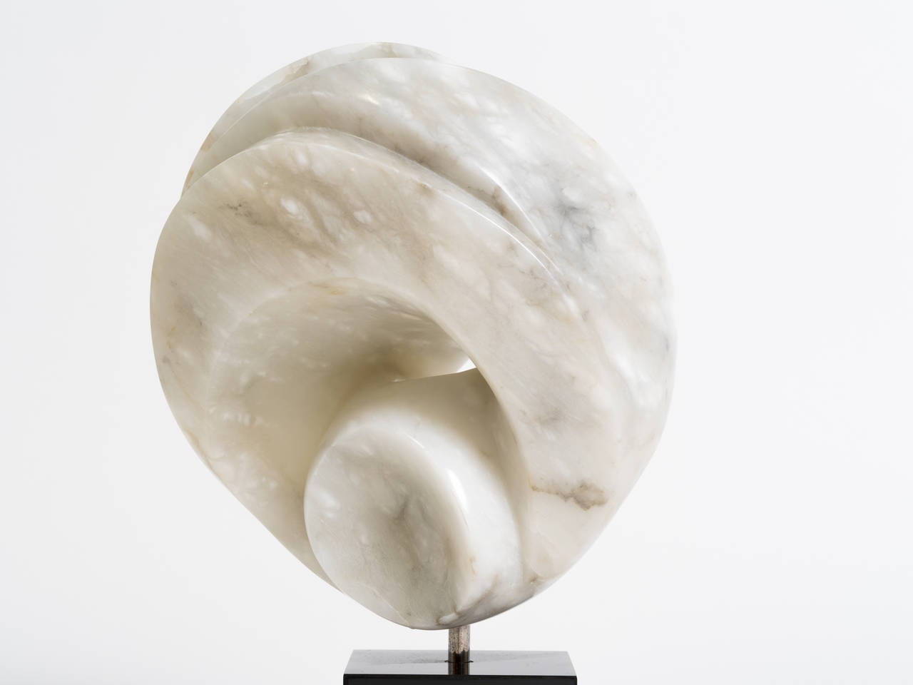 1970s White Marble Abstract Sculpture On Granite Base For Sale 4