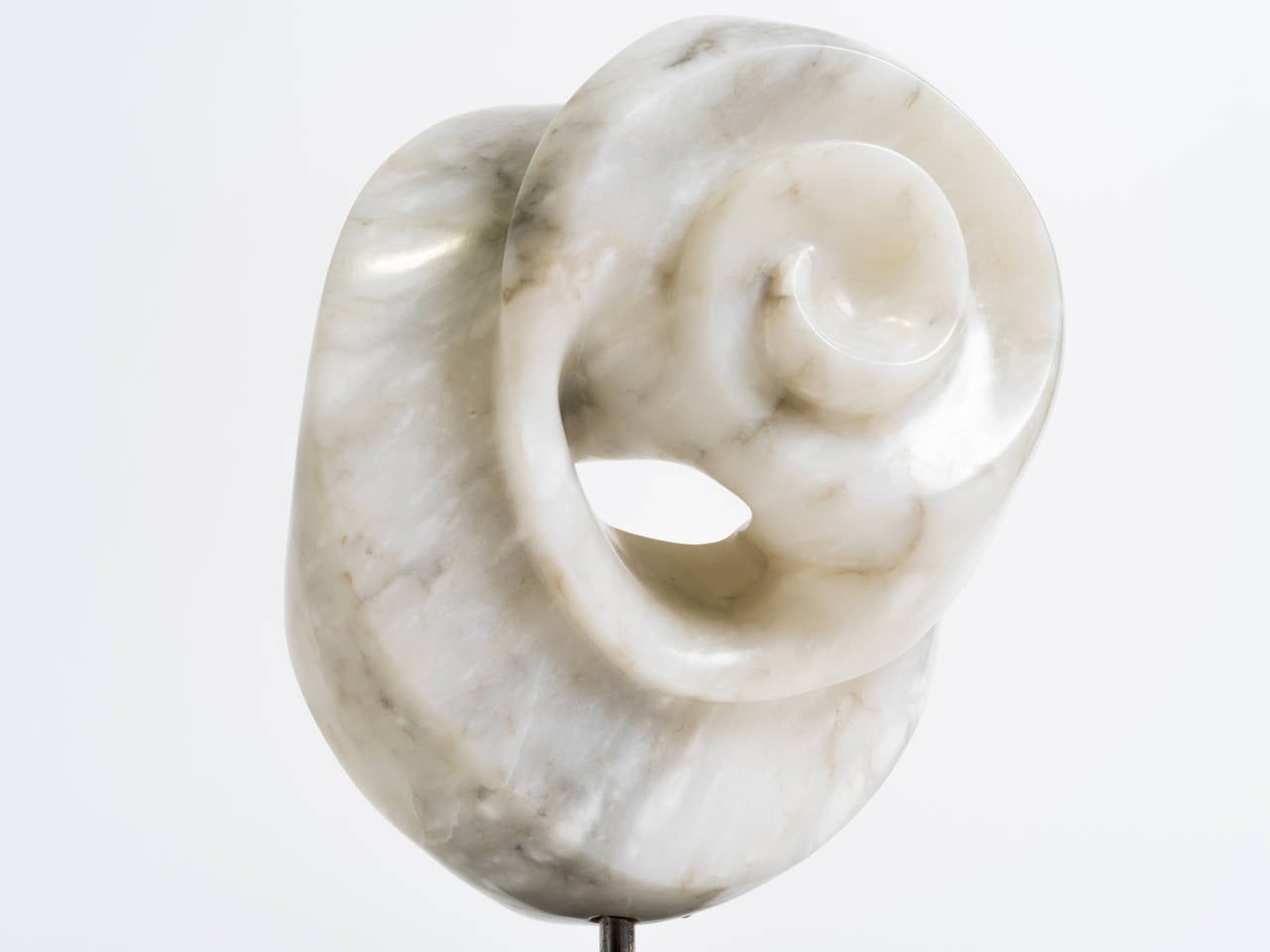 1970s White Marble Abstract Sculpture On Granite Base For Sale 5