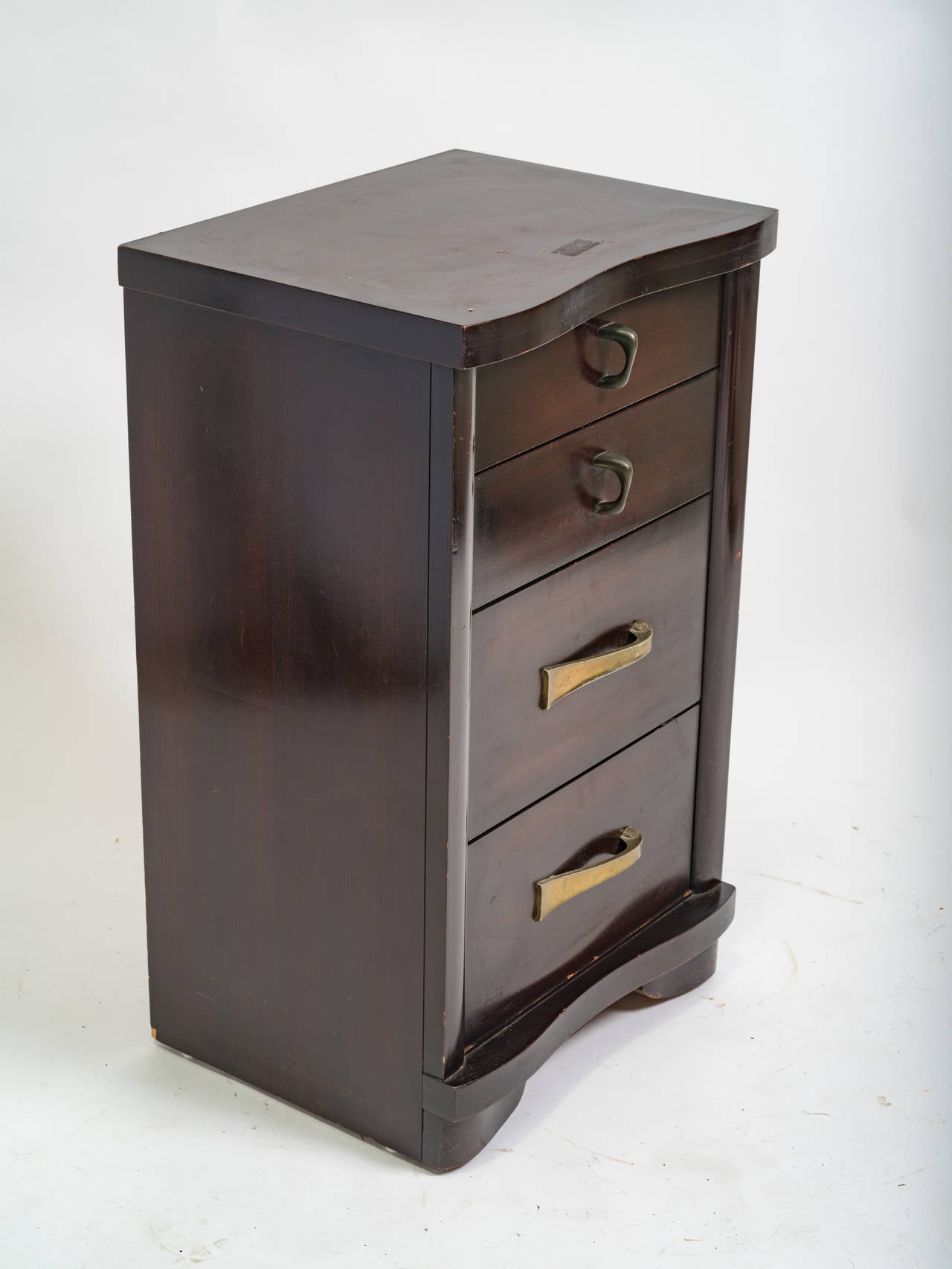 Pair of 1940s Mahogany Night Stands 2