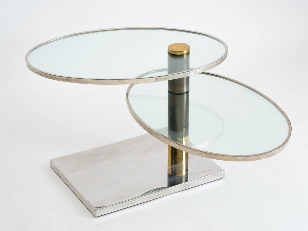 Pace Two-Tier Revolving Table In Fair Condition In Tarrytown, NY