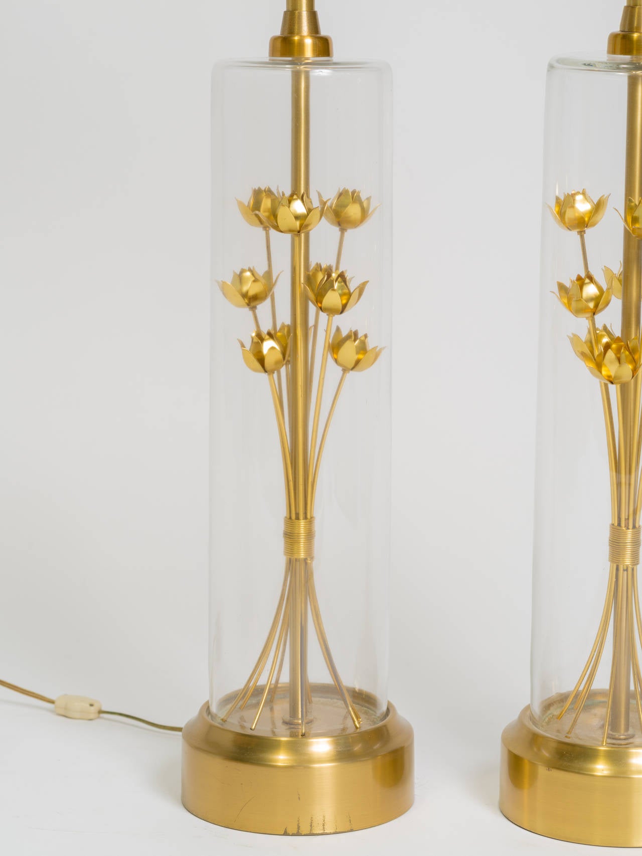 Paar Tulpenlampen aus der Mitte des Jahrhunderts im Zustand „Gut“ im Angebot in Tarrytown, NY