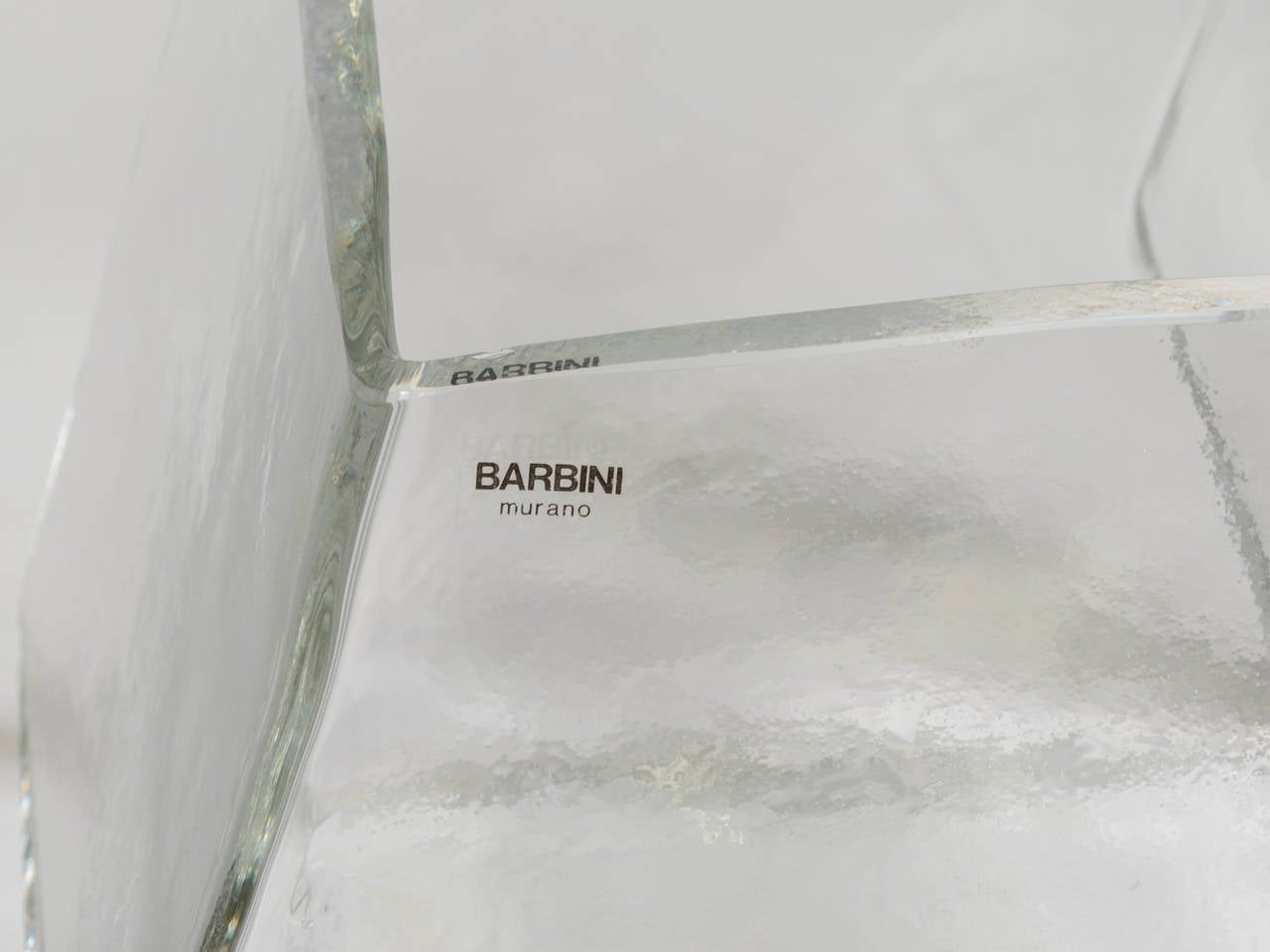 Großes Paar architektonischer Glasvasen im Vintage-Stil, signiert Barbini (Glaskunst) im Angebot