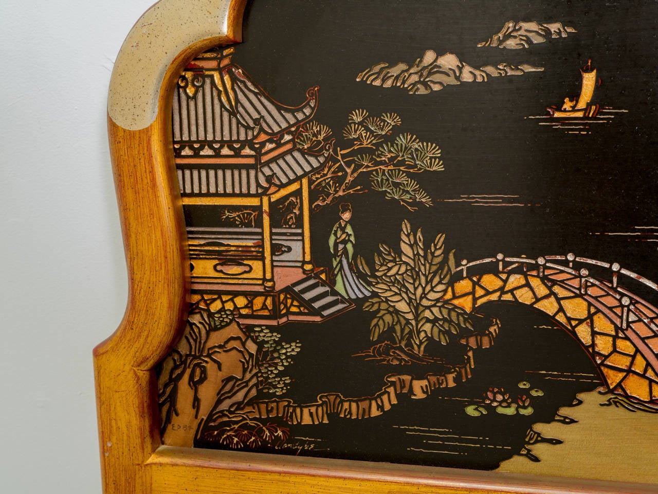 Miroir mural de style asiatique par La Barge Bon état - En vente à Tarrytown, NY