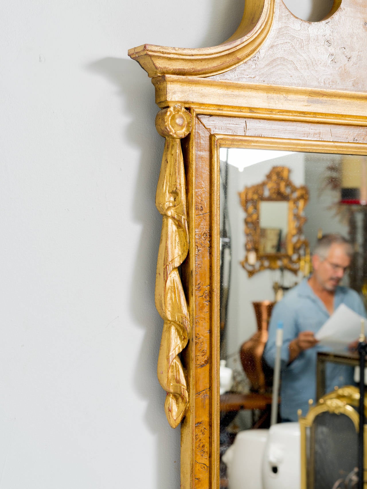 La Barge Burl and Gilt Italian Wall Mirror In Good Condition In Tarrytown, NY