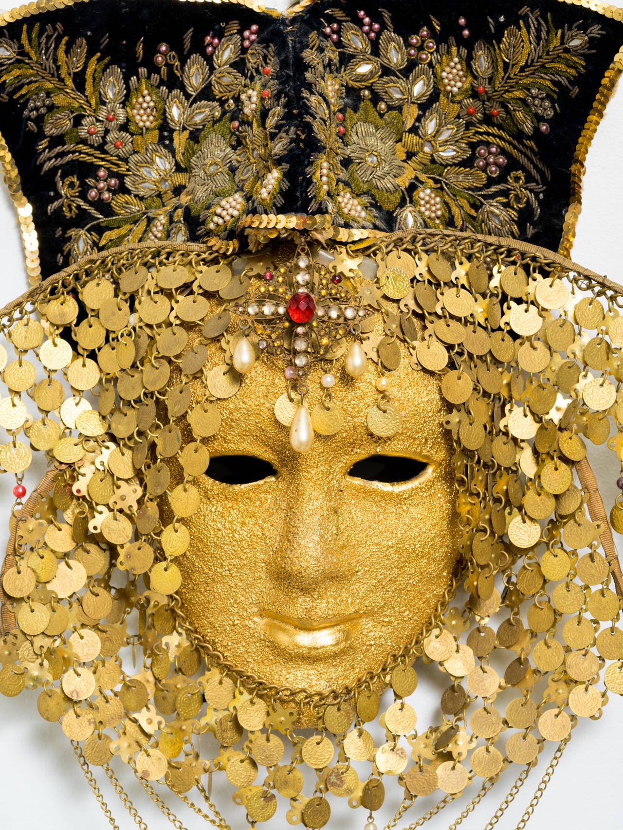 Venetian Handmade Carnival Mask In Good Condition In Tarrytown, NY