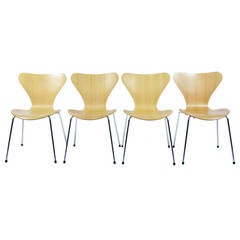 Set of Four Series 7 Chairs by Arne Jacobsen for Fritz Hansen 10