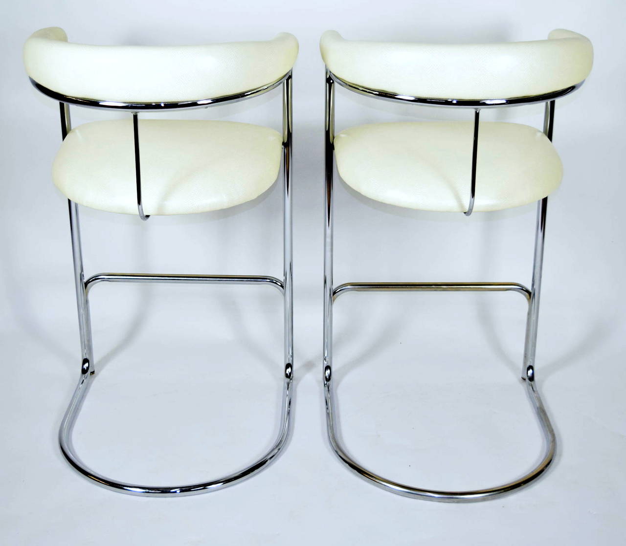 Pair of Thonet Attributed Barstools in New Duralee Upholstery In Excellent Condition In Dallas, TX