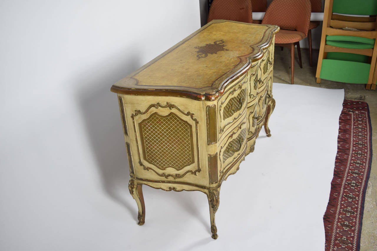 Italian Rococo Style Painted Commode In Good Condition For Sale In Dallas, TX