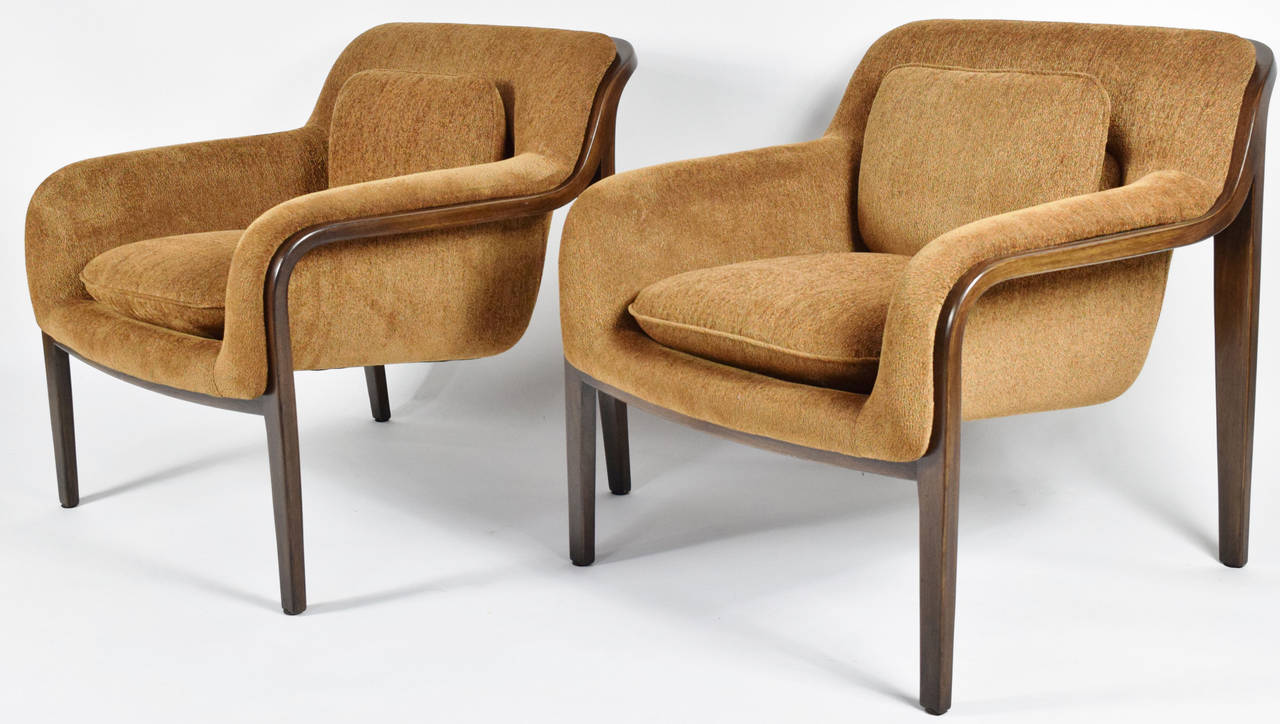 Pair of Bill Stephens Lounge Chairs by Knoll at 1stDibs