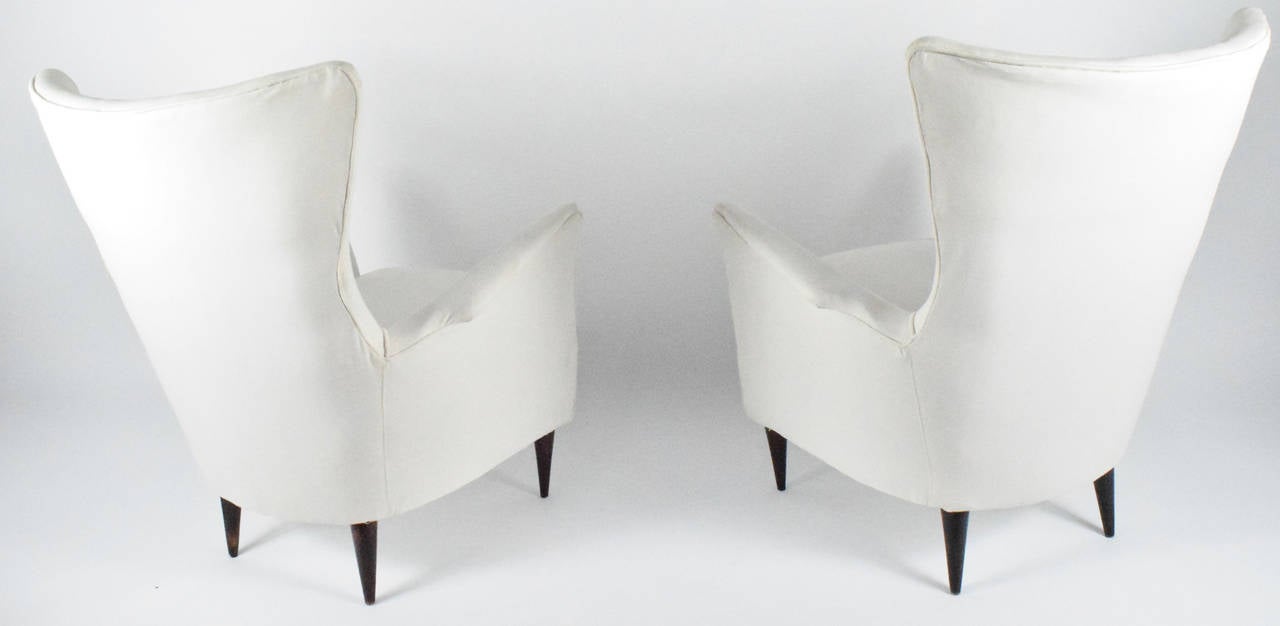 Pair of Italian Modern Lounge Chairs 1