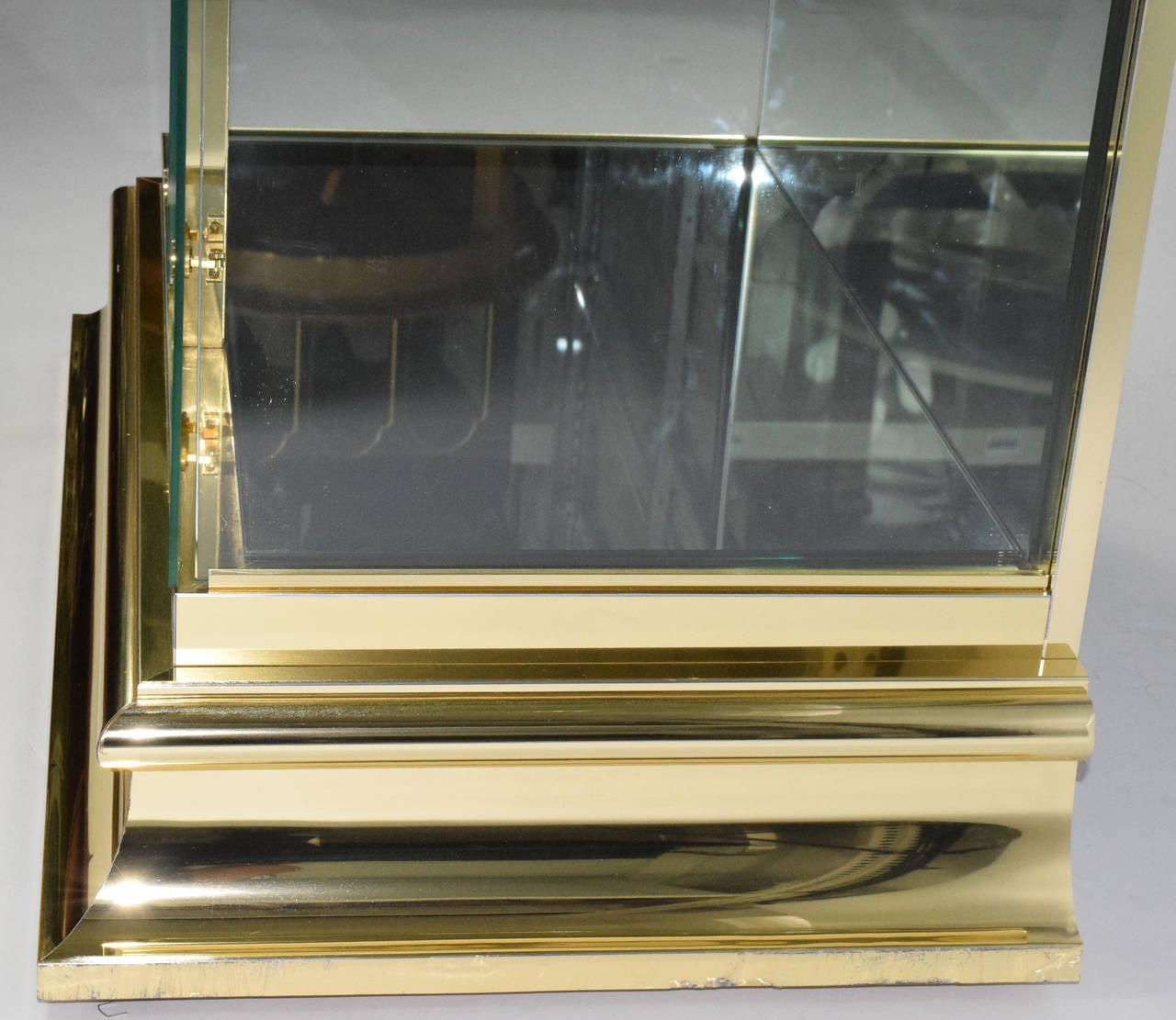 Glass Lighted Display Vitrine/Cabinet in Brass Finish Attributed to Mastercraft