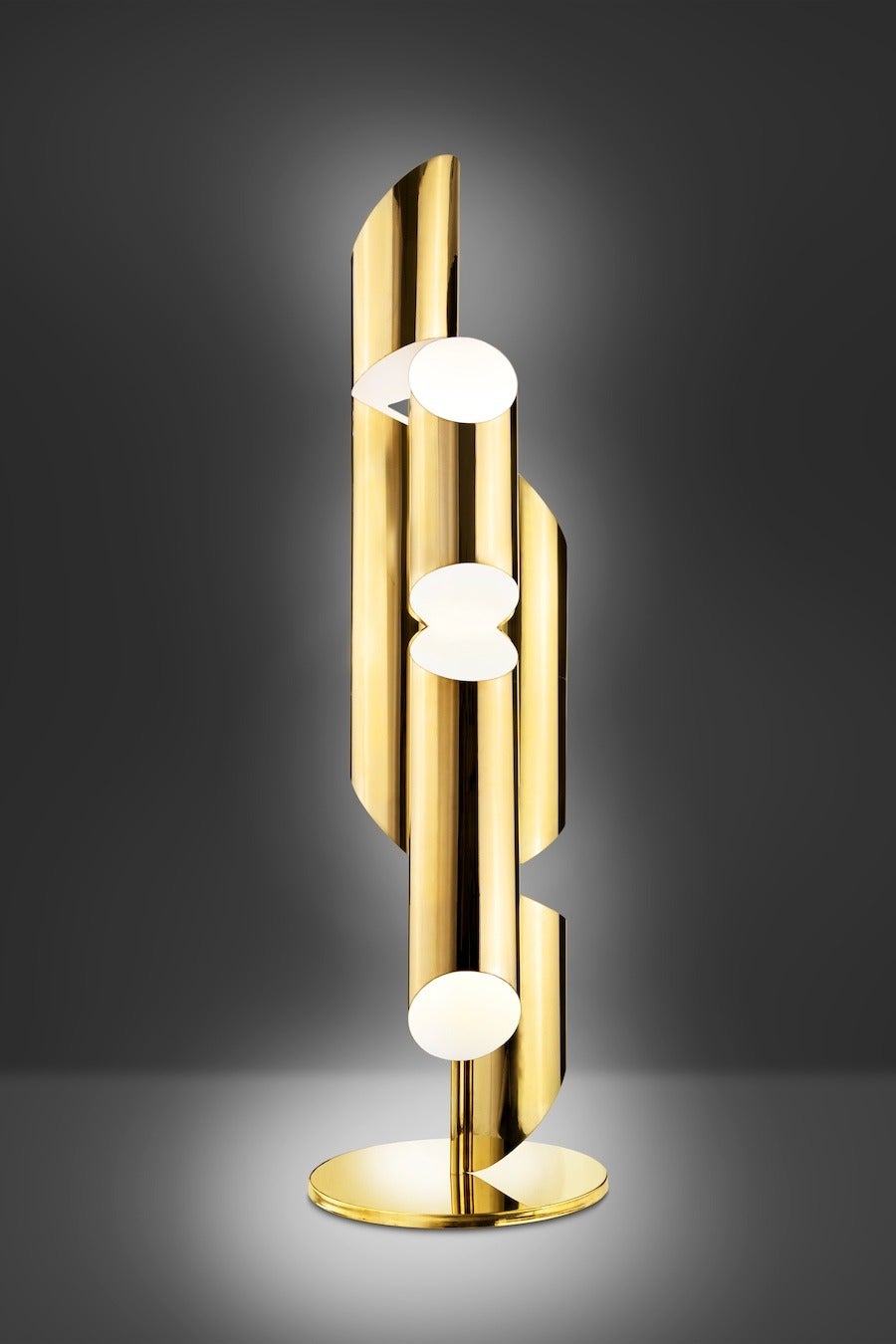 XXIe siècle et contemporain Grande lampe à anses en laiton, conçue par Laurie Beckerman en 2009 en vente