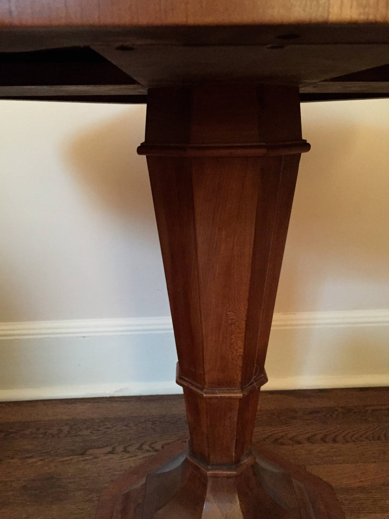 Regency Style Octagonal Pedestal Table In Good Condition In Quogue, NY