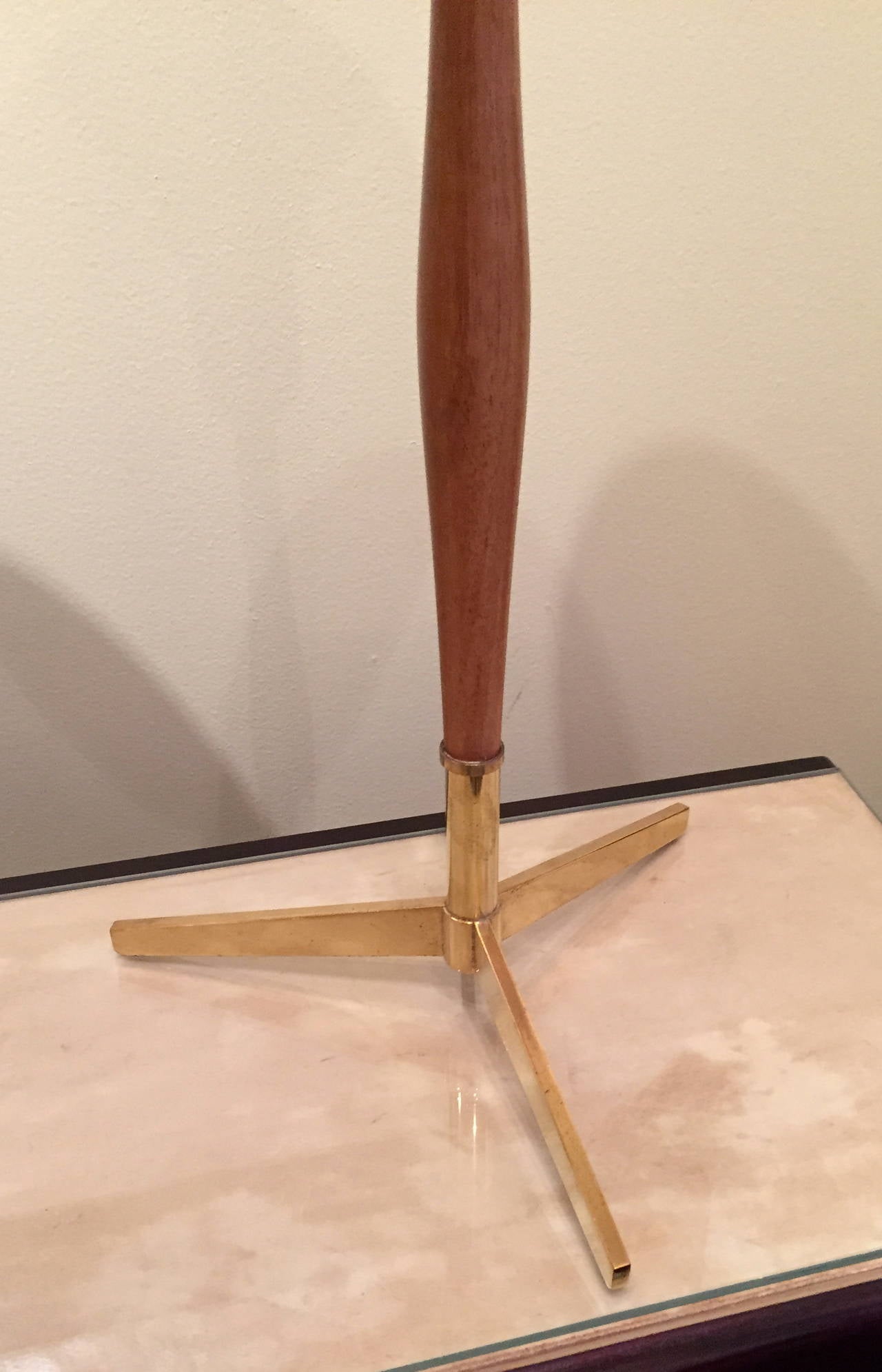 Pair of Tripod Base Table Lamps by Gerald Thurston for Lightolier In Excellent Condition In Quogue, NY