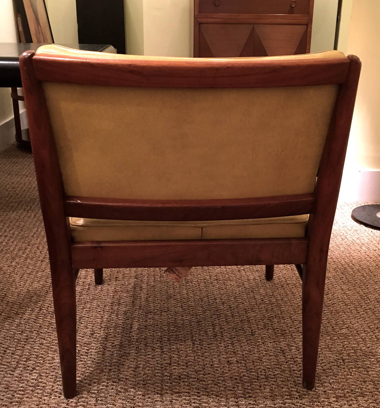 T.H. Robsjohn-Gibbings Style Walnut Armchair In Good Condition For Sale In Quogue, NY