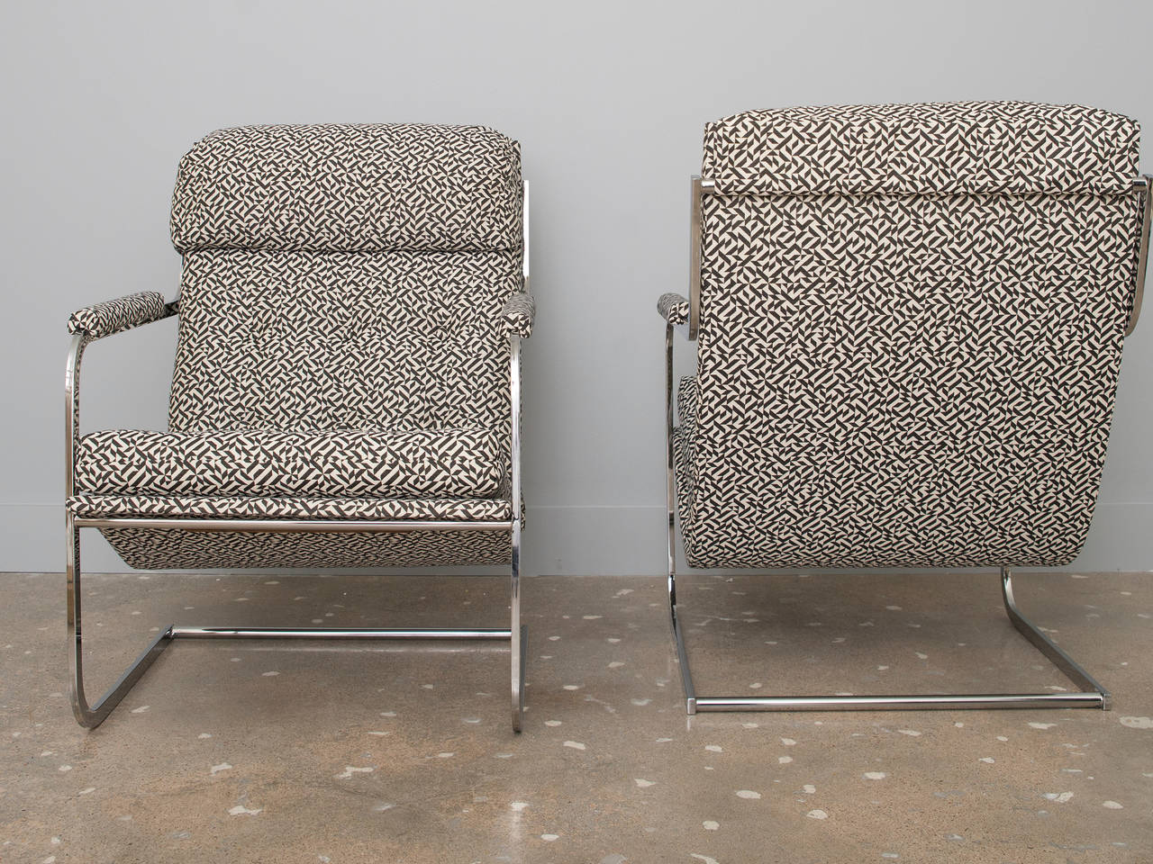 Carsons of High Point Cantilevered Chrome Chairs in Knoll Eclat Fabric In Excellent Condition In Houston, TX